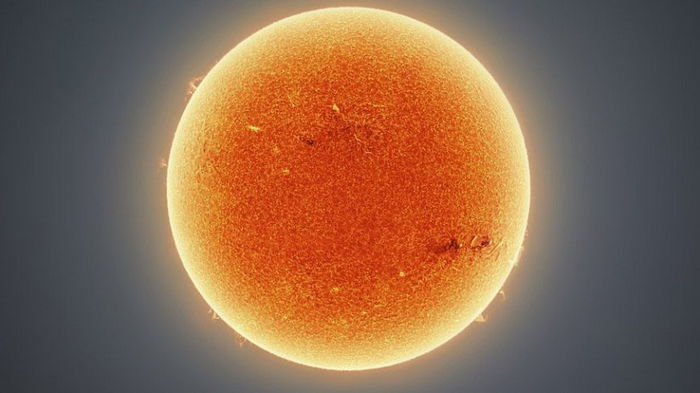 Американский фотограф создал самый четкий снимок Солнца (фото)