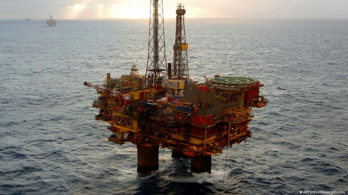 Цена нефти Brent превысила $80 впервые с ноября