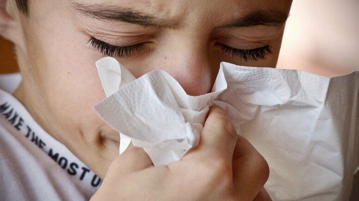 Американские медики назвали опасные симптомы Омикрона