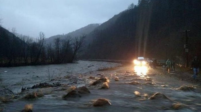 Наводнение на Закарпатье: пропавшего подростка нашли мертвым