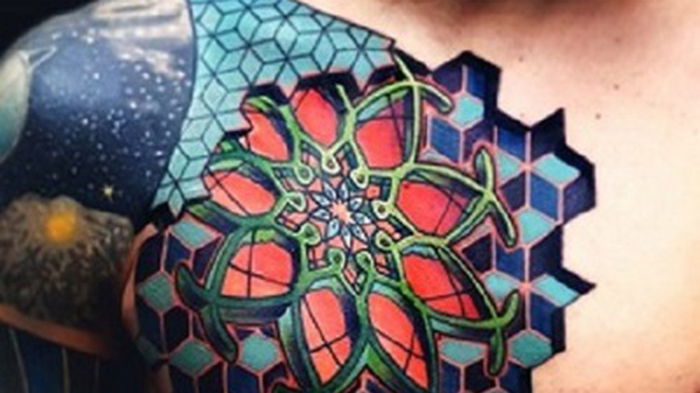 В странах ЕС запретили цветные татуировки