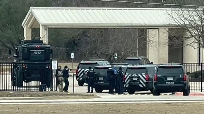 В Техасе провели штурм синагоги с заложниками, захватчик погиб