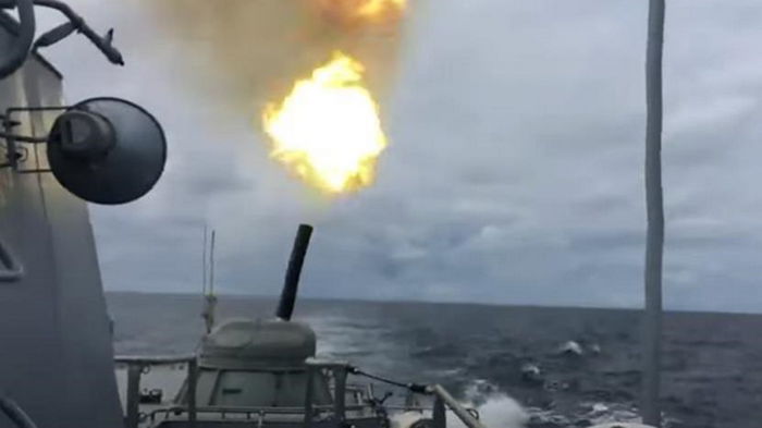 В Балтийском море РФ провела корабельные стрельбы (видео)