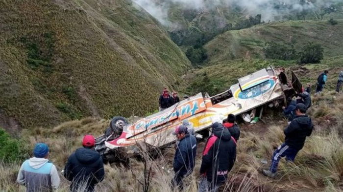 В Боливии пассажирский автобус сорвался в овраг: погибли по меньшей мере 11 человек