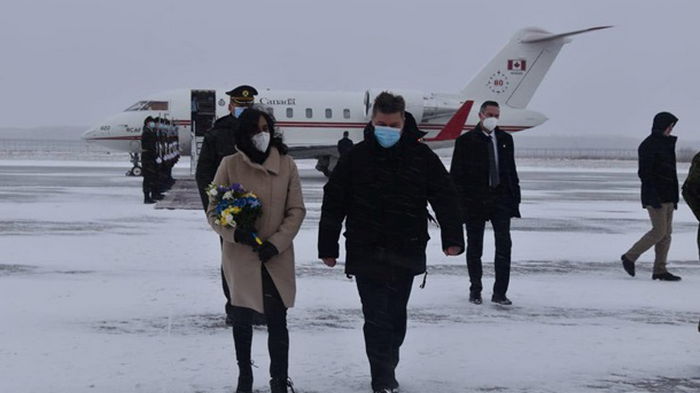 В Украину прибыла глава минобороны Канады