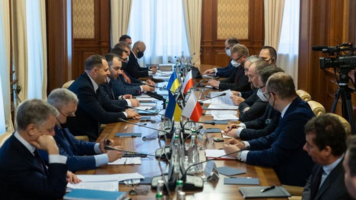 Украина и Польша решили спор о грузоперевозках