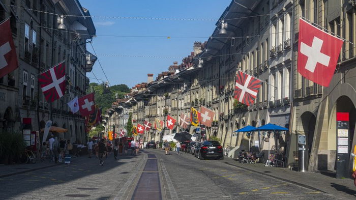 Швейцария отменяет карантинные ограничения, связанные с пандемией коронавируса
