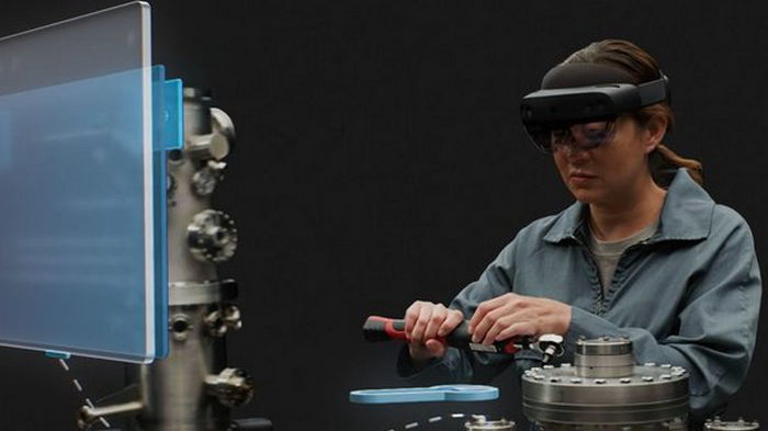 Выпуск Microsoft HoloLens 3 под угрозой срыва