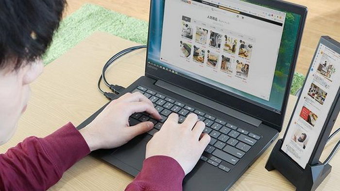 В Японии представили компактный монитор для соцсетей. Он стоит $100