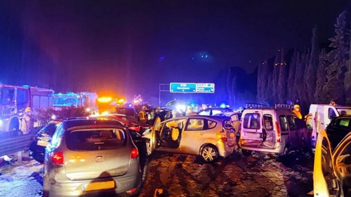 В Испании из-за града столкнулись десятки авто
