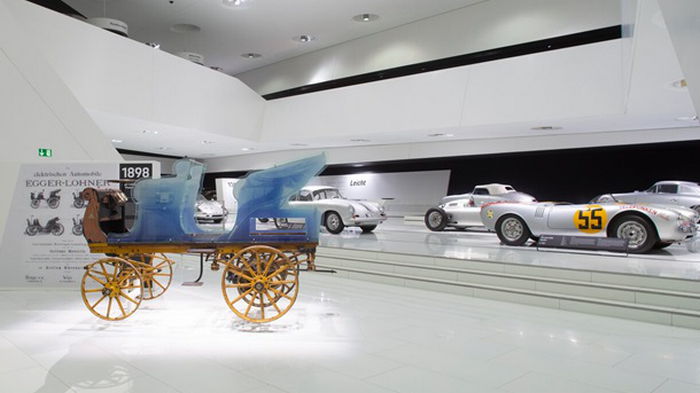 Porsche показала 123-летний электромобиль (видео)
