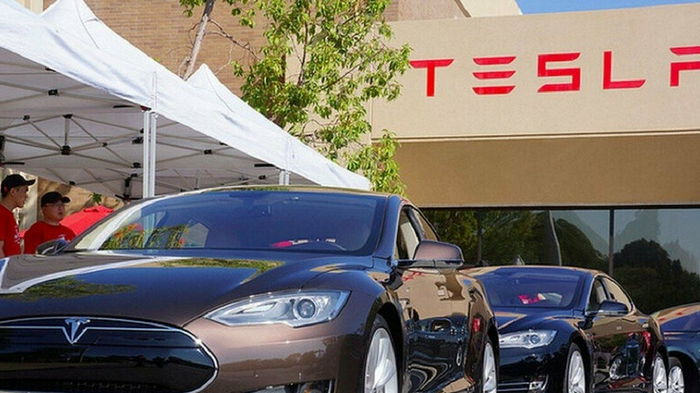 Tesla отчиталась о рекордной прибыли за квартал