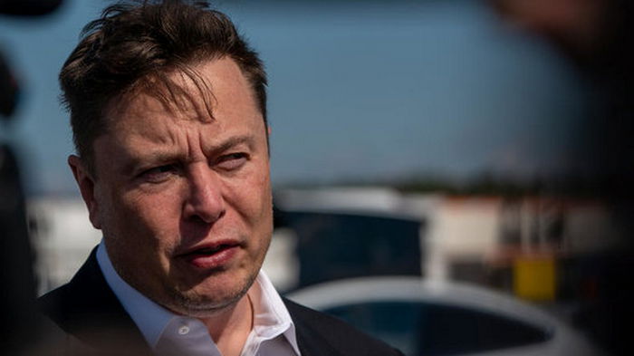 Акции Tesla упали на 12 процентов после того, как Илон Маск купил Twitter