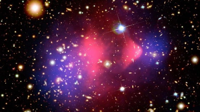 Ученые выяснили, почему темная материя не захватила Вселенную целиком