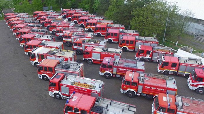 Италия передала Украине 45 пожарных автомобилей