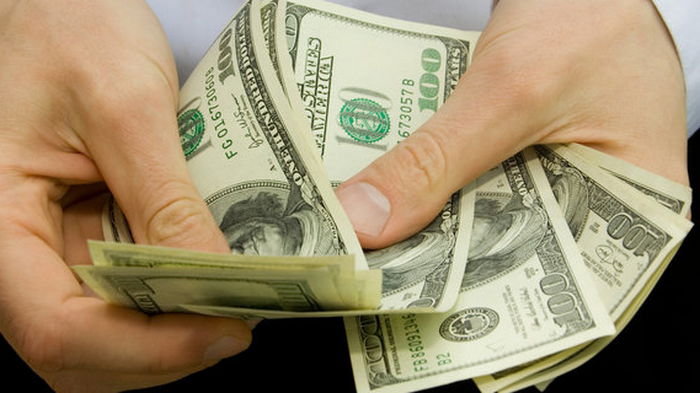 Курсы покупки наличной валюты в банках снижаются