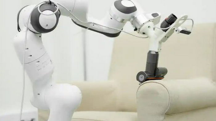 Dyson показала домашних роботов будущего (видео)
