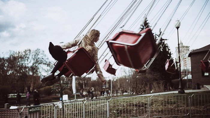 В США люди провисели на аттракционе головой вниз