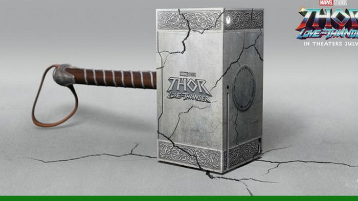 Microsoft показала Xbox в виде молота Тора