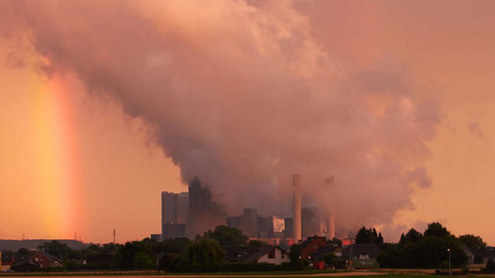 Германия возвращает к работе 16 угольных электростанций