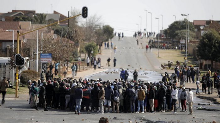 В ЮАР протестуют против высоких тарифов: есть погибшие