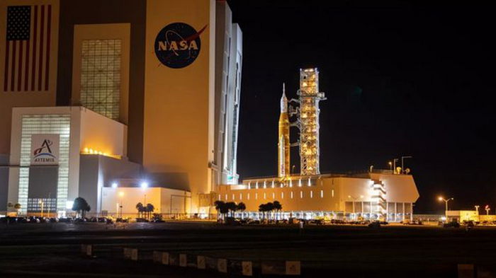 NASA испытает систему, которая уничтожит лунную ракету в случае опасности