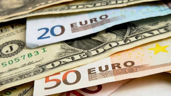 НБУ установил паритет между долларом и евро. Официальный курс валют