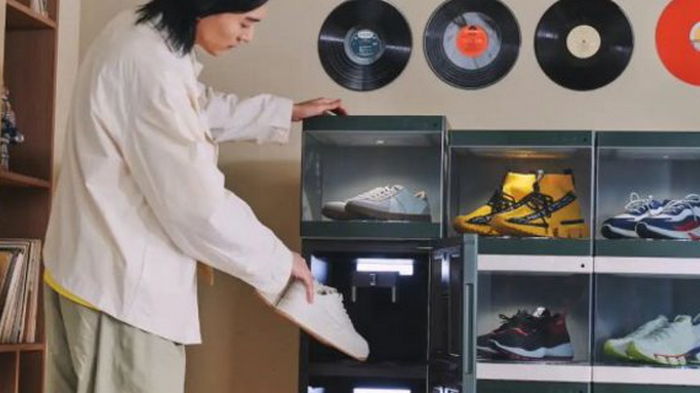 LG представила «умный» шкаф, который сам чистит и сушит обувь