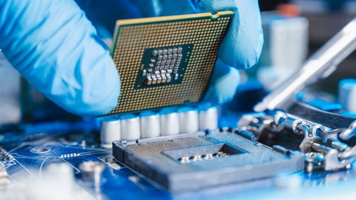 США дополнительно ограничили продажу компьютерных чипов для РФ и Китая