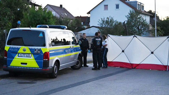В Германии нападавшего с ножом на людей мужчину застрелила полиция