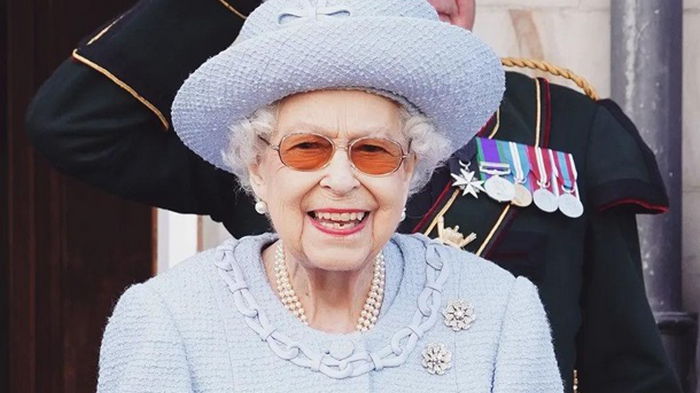 Британский таблоид написал о секретах долголетия Елизаветы ІІ