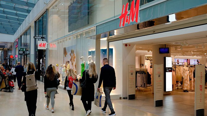 Сеть магазинов H&M полностью уходит с рынка Беларуси