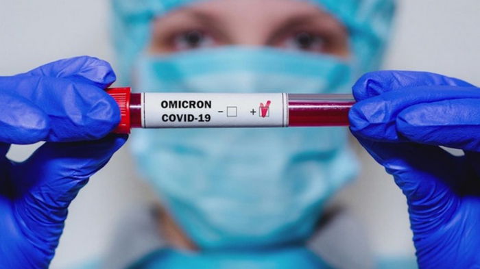 Как проявляется Омикрон у вакцинированных против коронавируса: основные симптомы