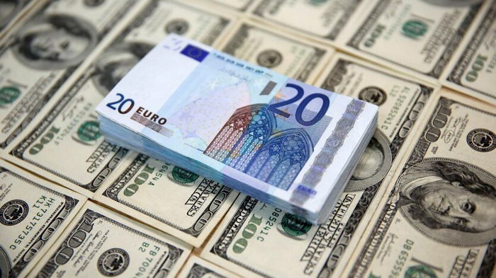 Евро дешевеет. Официальный курс валют
