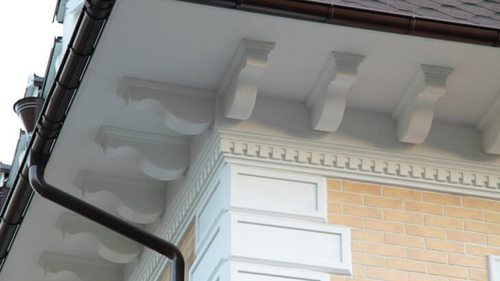 русты на фасаде