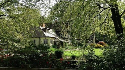 В Британии выставили на продажу особняк Артура Конана Дойла