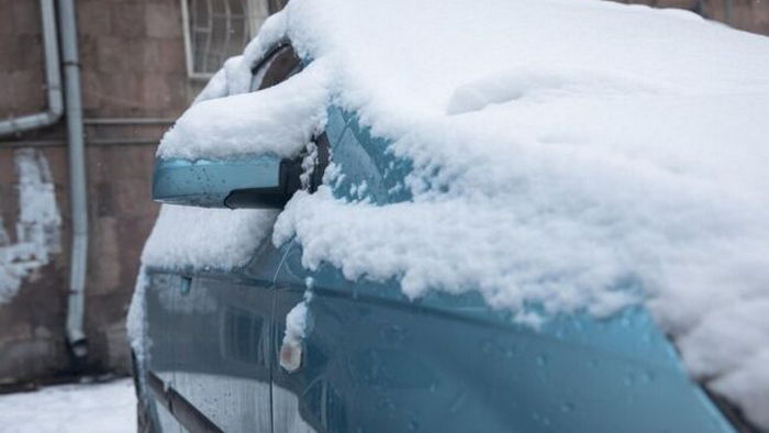 Как правильно хранить машину зимой, если нет гаража