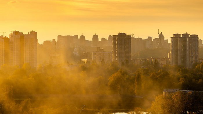 Укргидрометцентр назвал погодный рекорд ноября в Киеве