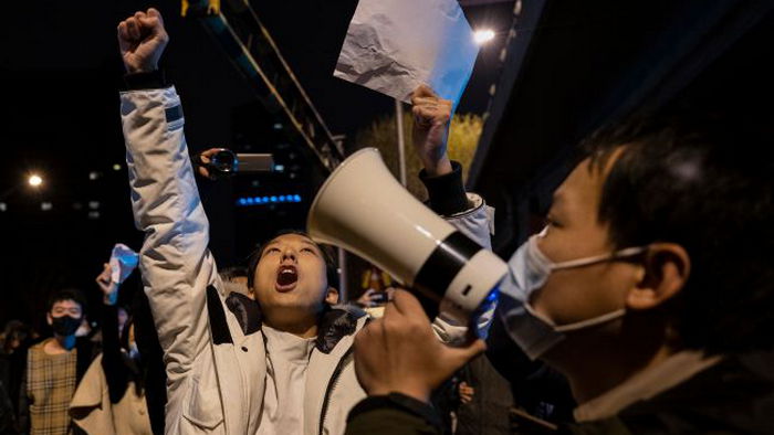 Антиковидные протесты в Китае вызвали падение на мировых фондовых рынках