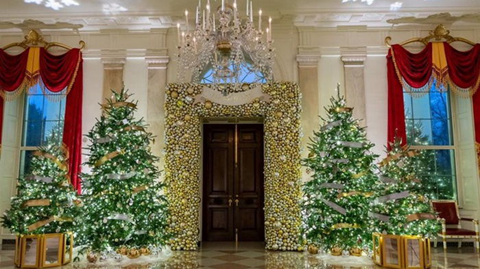 Джилл Байден украсила Белый дом к Рождеству (фото)
