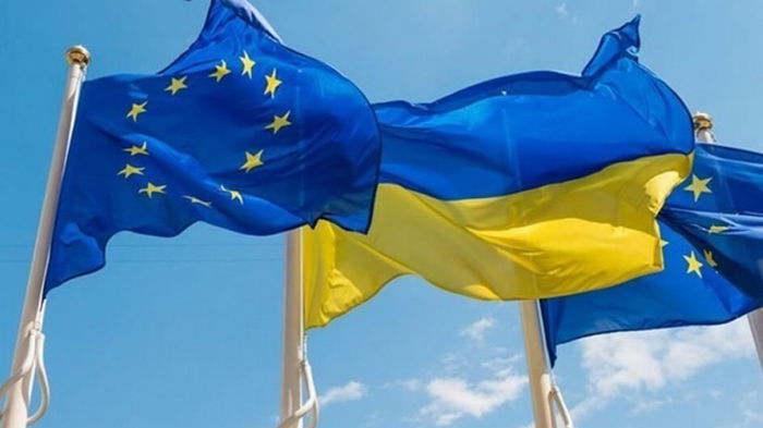 Украина продолжает выполнять требования безвиза — ЕК