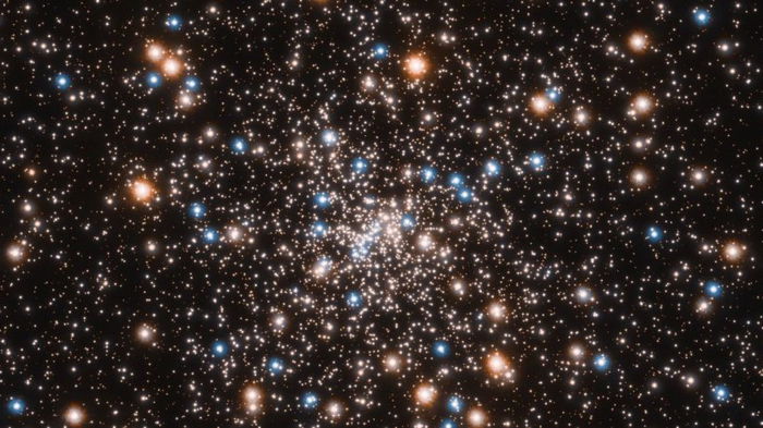 Астрономы нашли целый рой черных дыр в звездном скоплении недалеко от Земли
