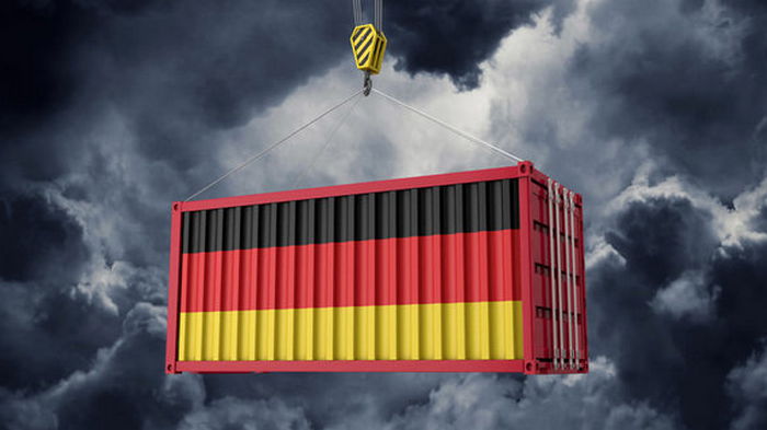 Германия сворачивает торговлю с Россией. Экспорт снизился в два раза