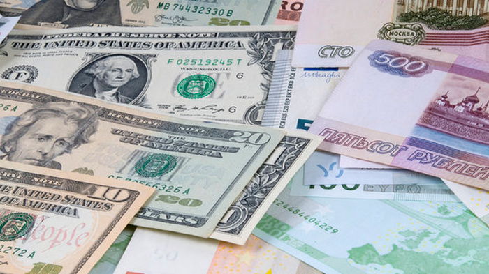 Доллар и евро дорожают. Курсы валют в банках