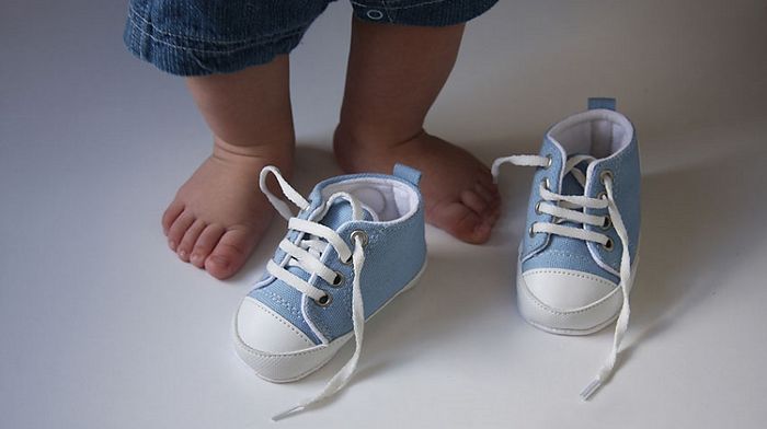 Як вибрати та вигідно придбати дитяче взуття