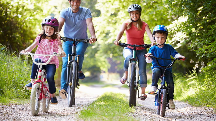 Велосипеды для взрослых и детей: как выбрать байк для всей семьи?