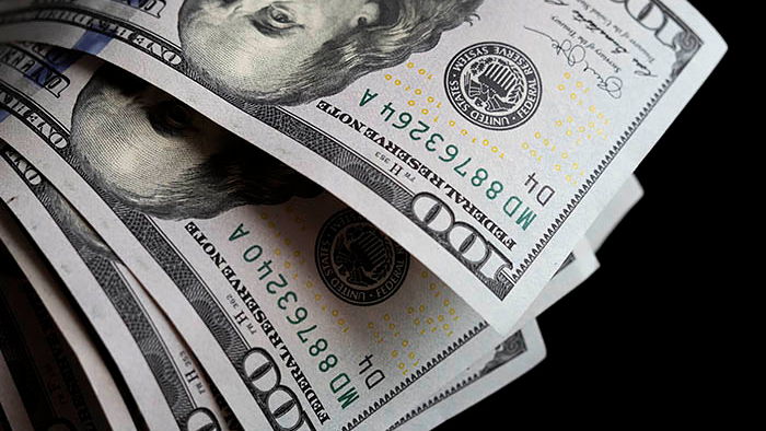 Курс доллара к мировым валютам упал до семимесячного минимума — СМИ