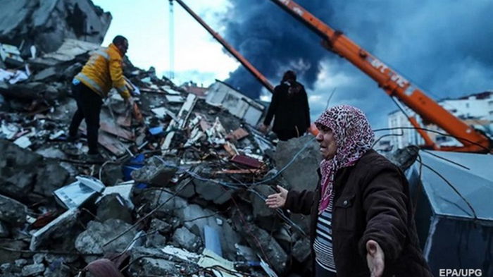 В Турции спасены более 8000 человек, оказавшихся под завалами