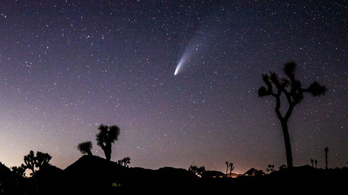 К центру Солнечной системы следует еще одна комета