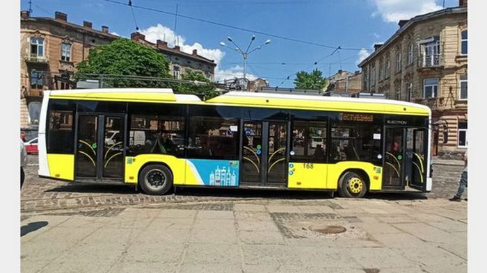 Во Львове тестируют первый троллейбус с автономным ходом